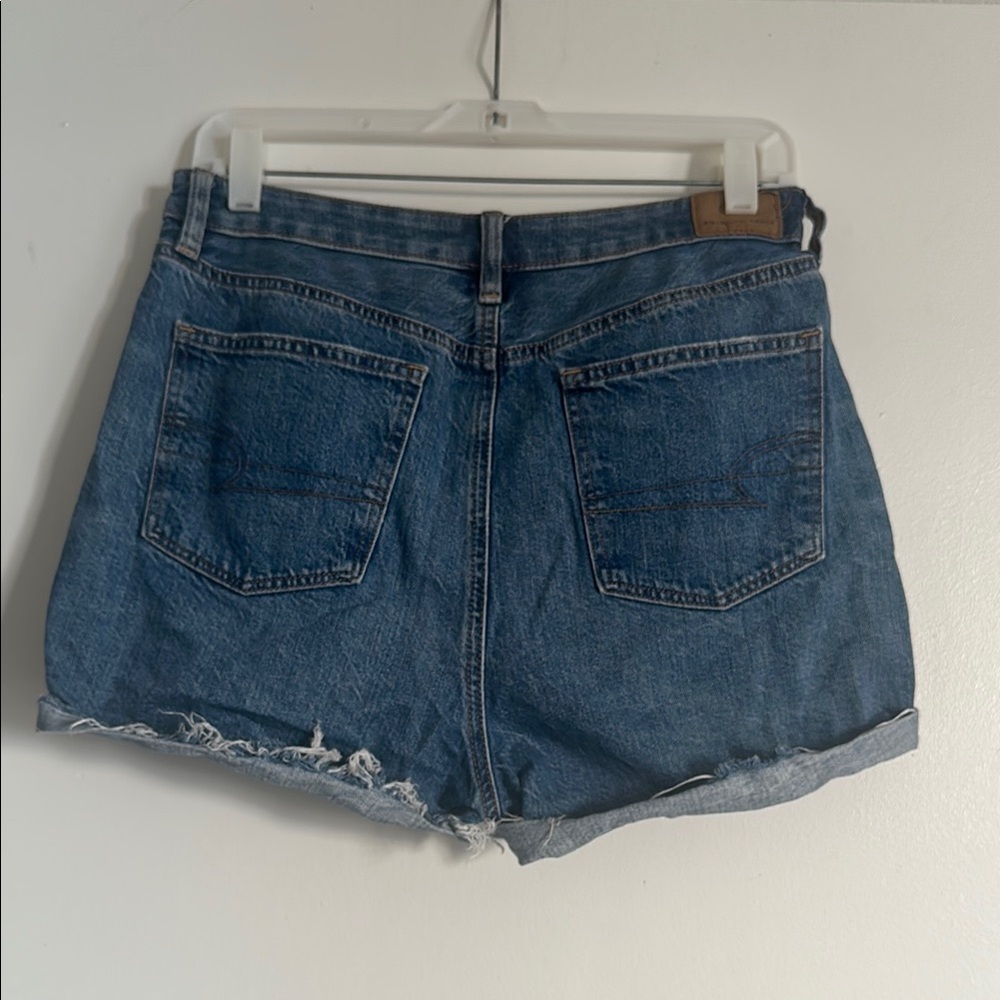 5/$25 American Eagle Outfitters Women's Blue Denim Shorts - Picture 3 of 3